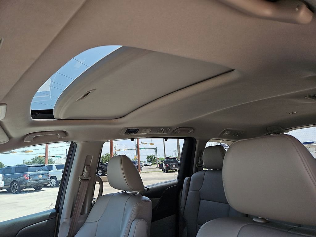 Used 2015 Honda Odyssey EX-L image 22