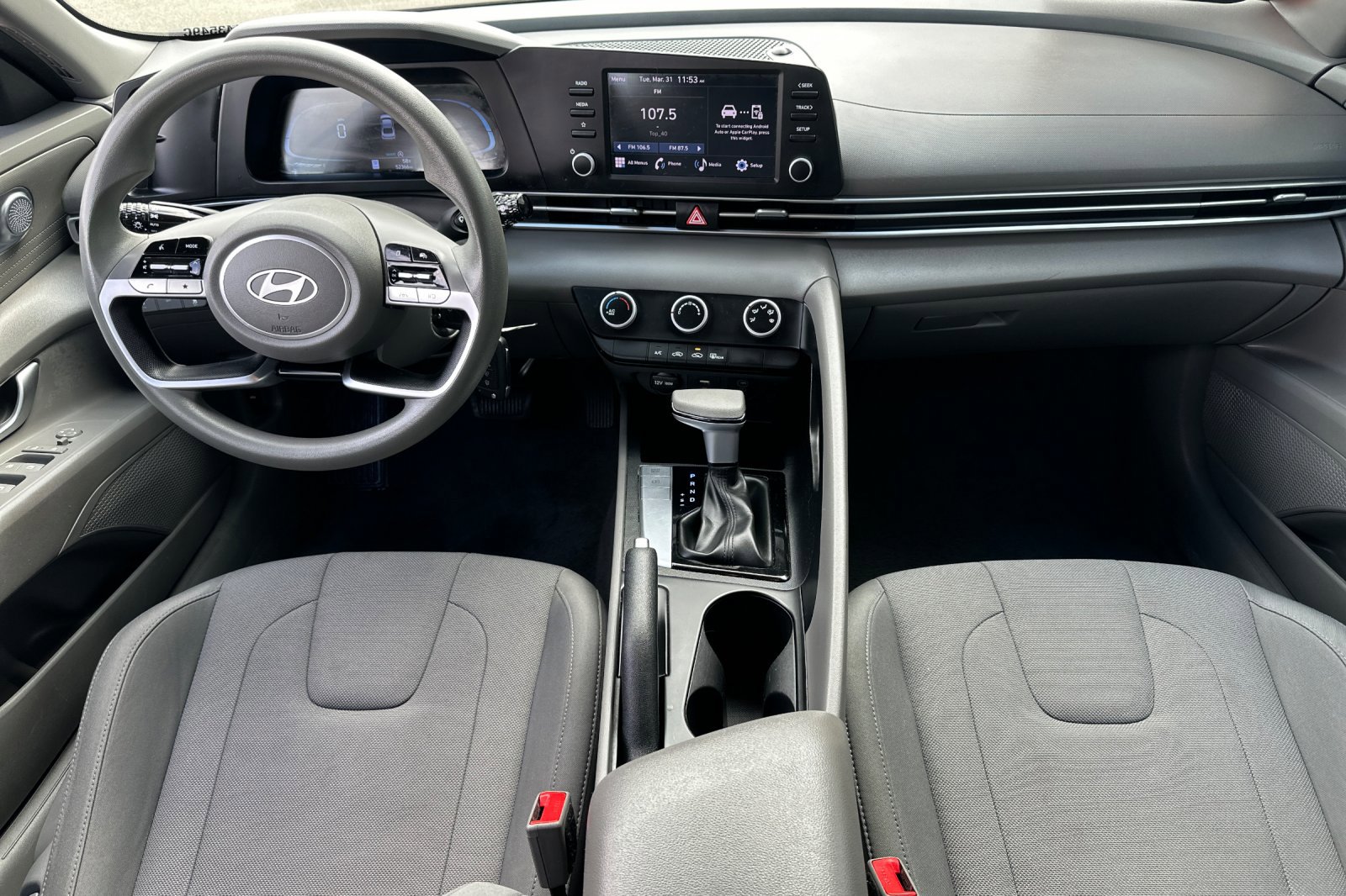 Certified 2024 Hyundai Elantra SE FWD image 13