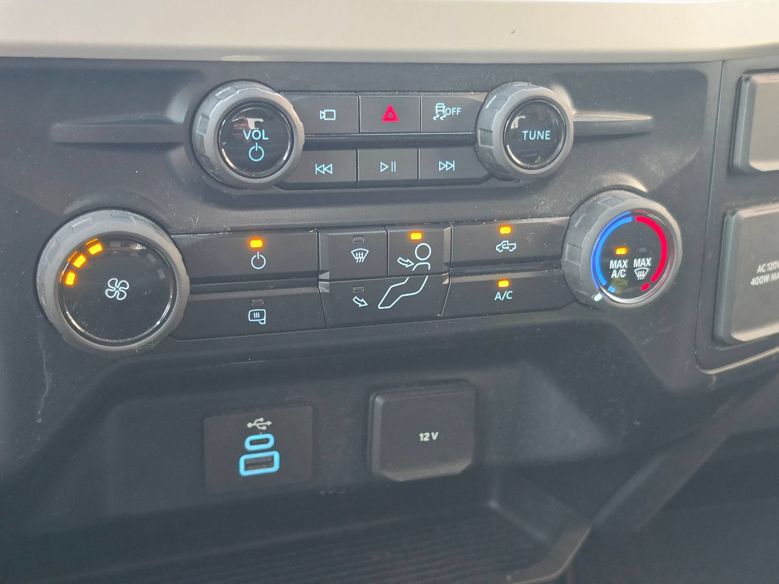 Used 2025 Ford F450 XLT w/ 360-Degree Camera Package AWD/4WD image 17