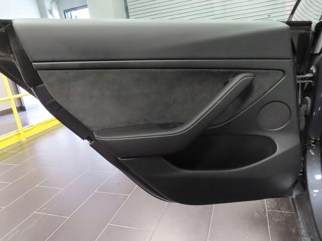 Used 2023 Tesla Model 3 Standard Range image 10