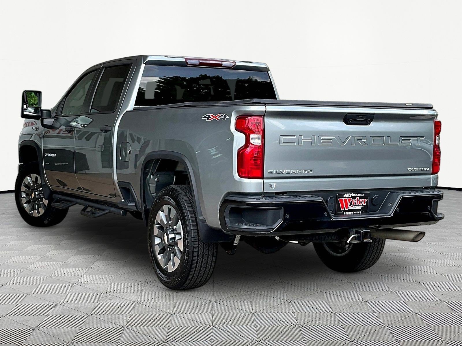 Used 2024 Chevrolet Silverado 2500 Custom w/ Custom Value Package AWD/4WD image 4