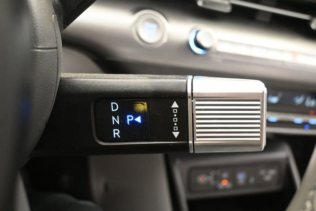 Used 2024 Hyundai Kona Limited FWD image 18