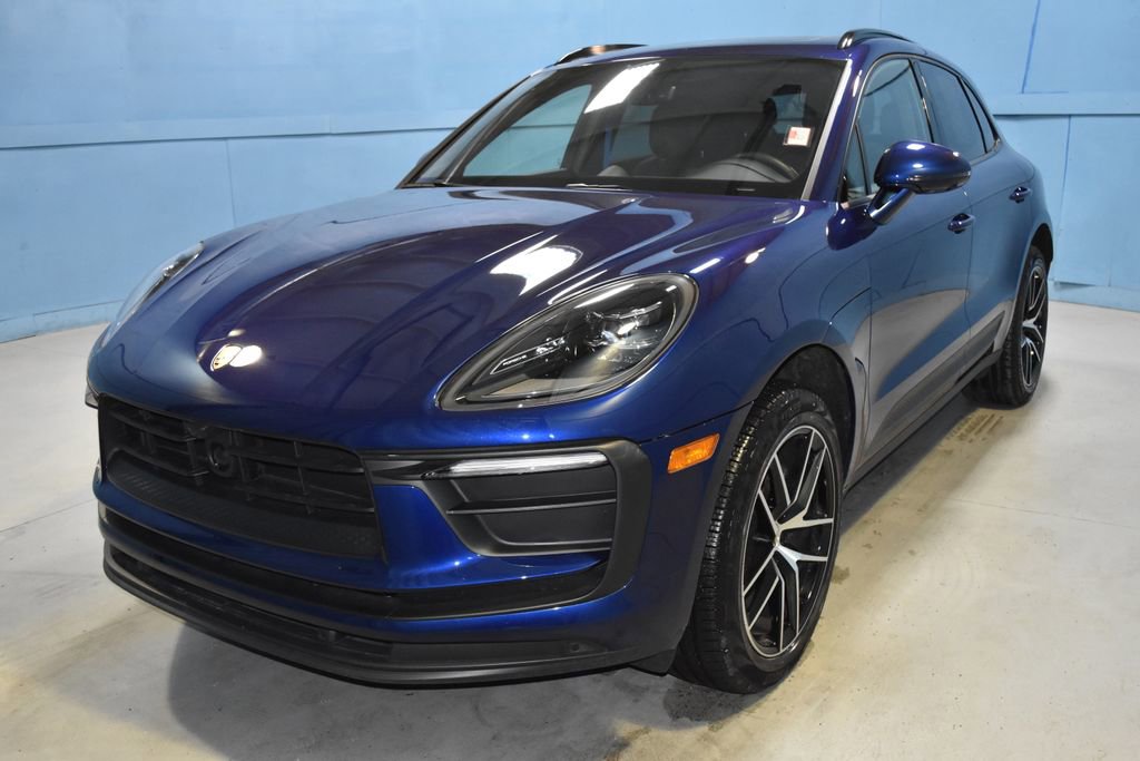 Certified 2024 Porsche Macan image 1