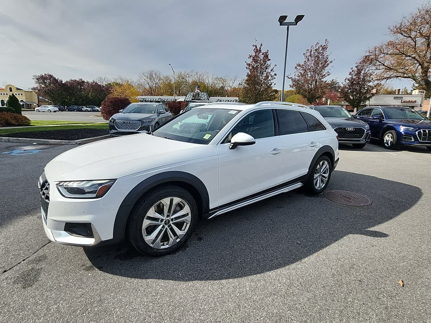 Used 2023 Audi A4 2.0T allroad Premium Plus AWD/4WD image 1