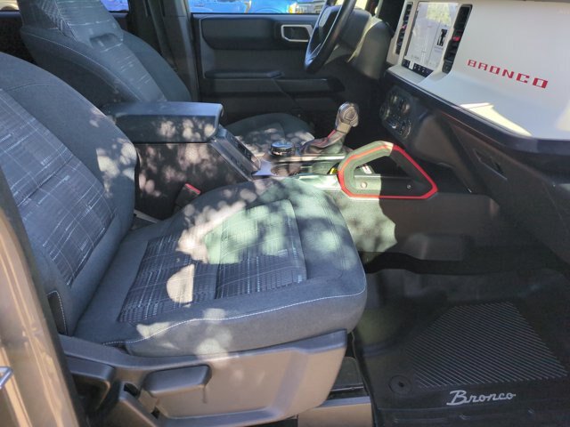 Certified 2024 Ford Bronco Heritage Edition AWD/4WD image 32