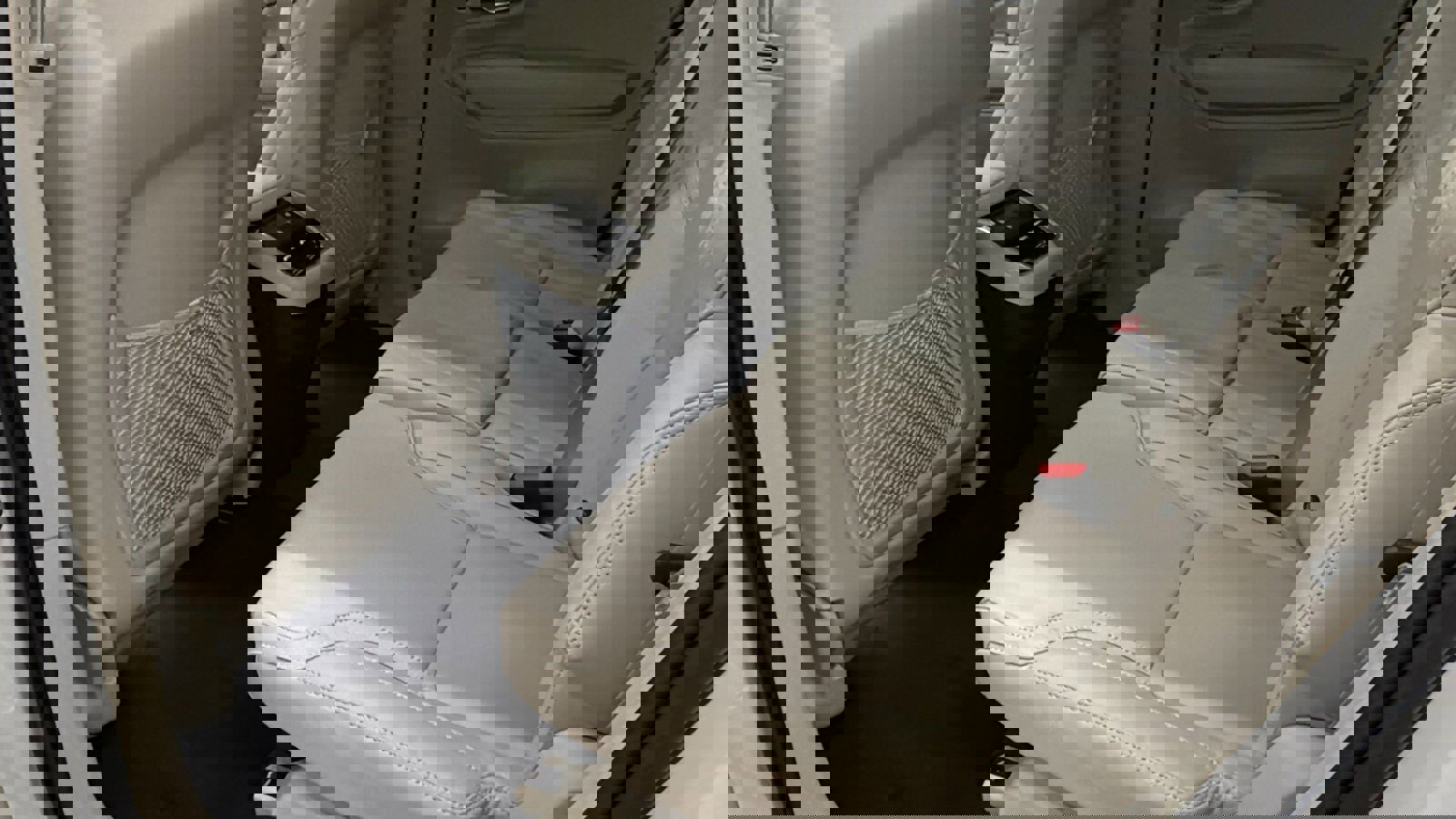 New 2026 Volvo XC90 B6 Ultra image 27