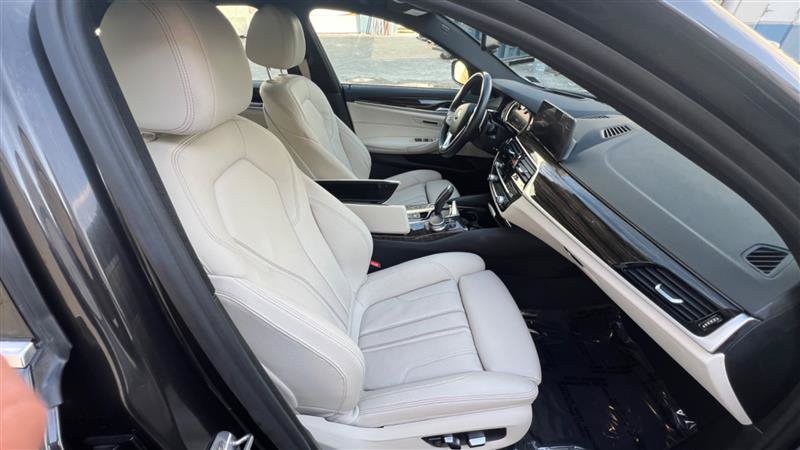 Used 2018 BMW 530e RWD image 62