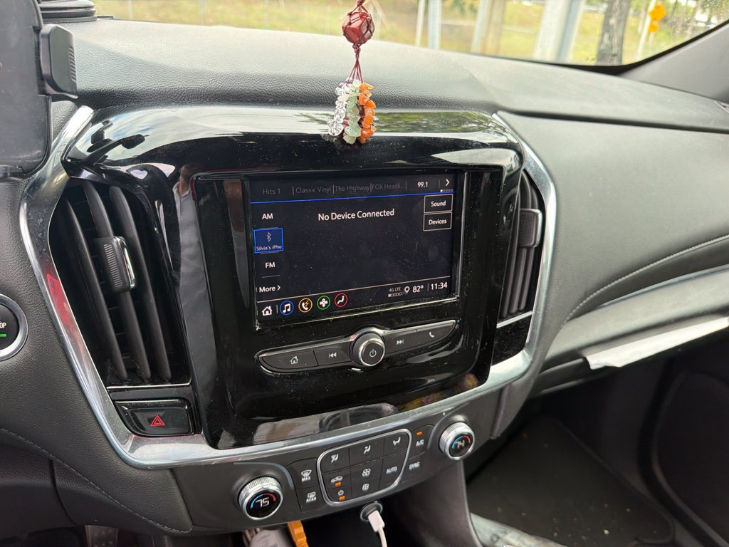 Used 2023 Chevrolet Traverse LT FWD image 5