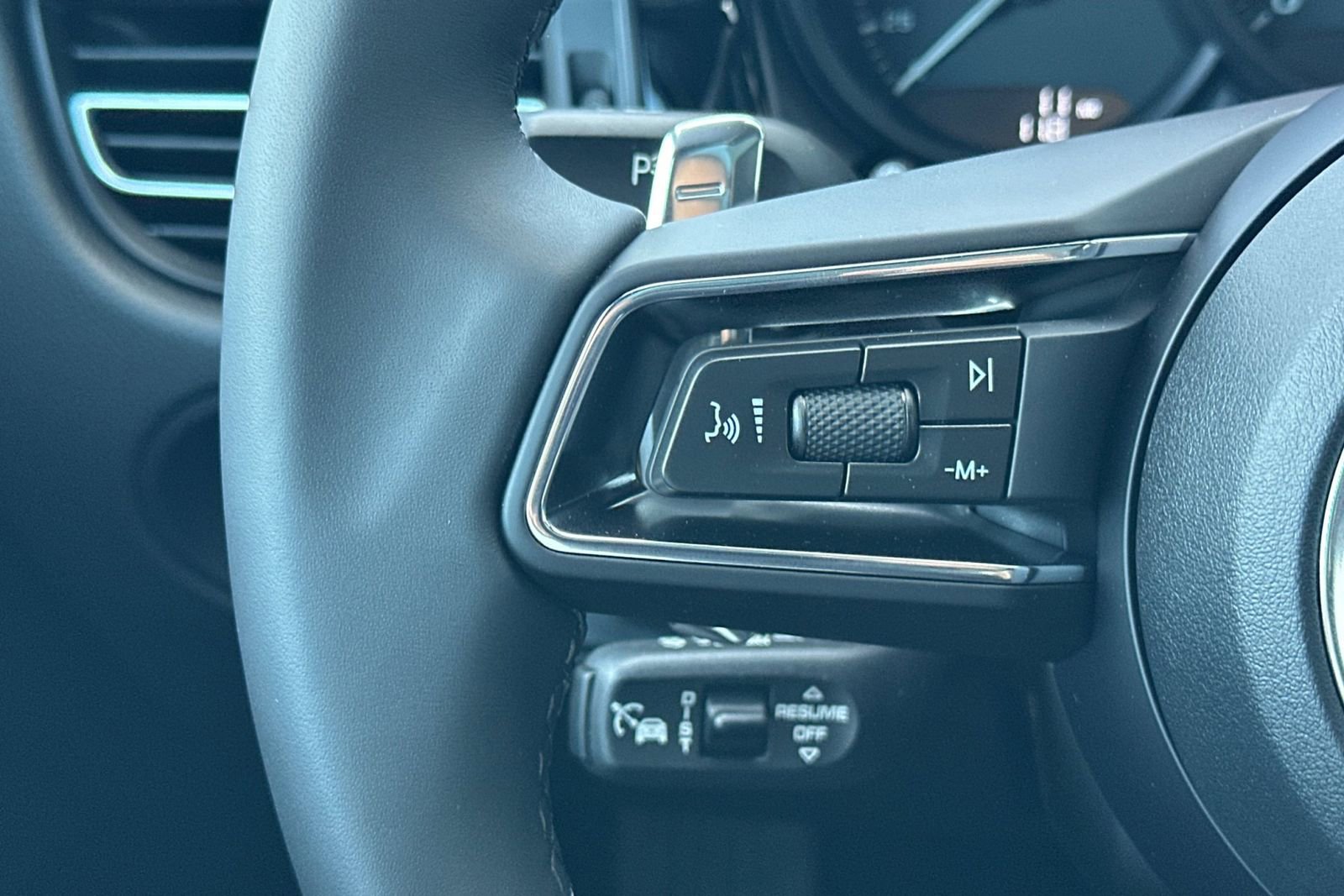 New 2026 Porsche Macan AWD/4WD image 30