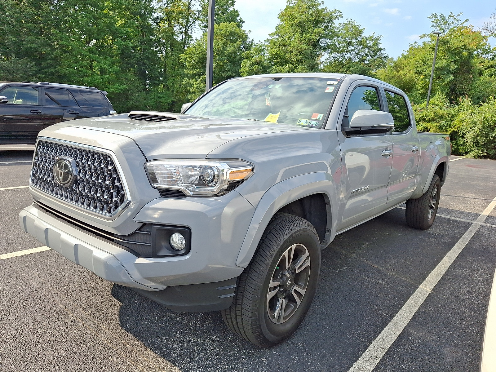 Used 2019 Toyota Tacoma TRD Sport AWD/4WD image 2