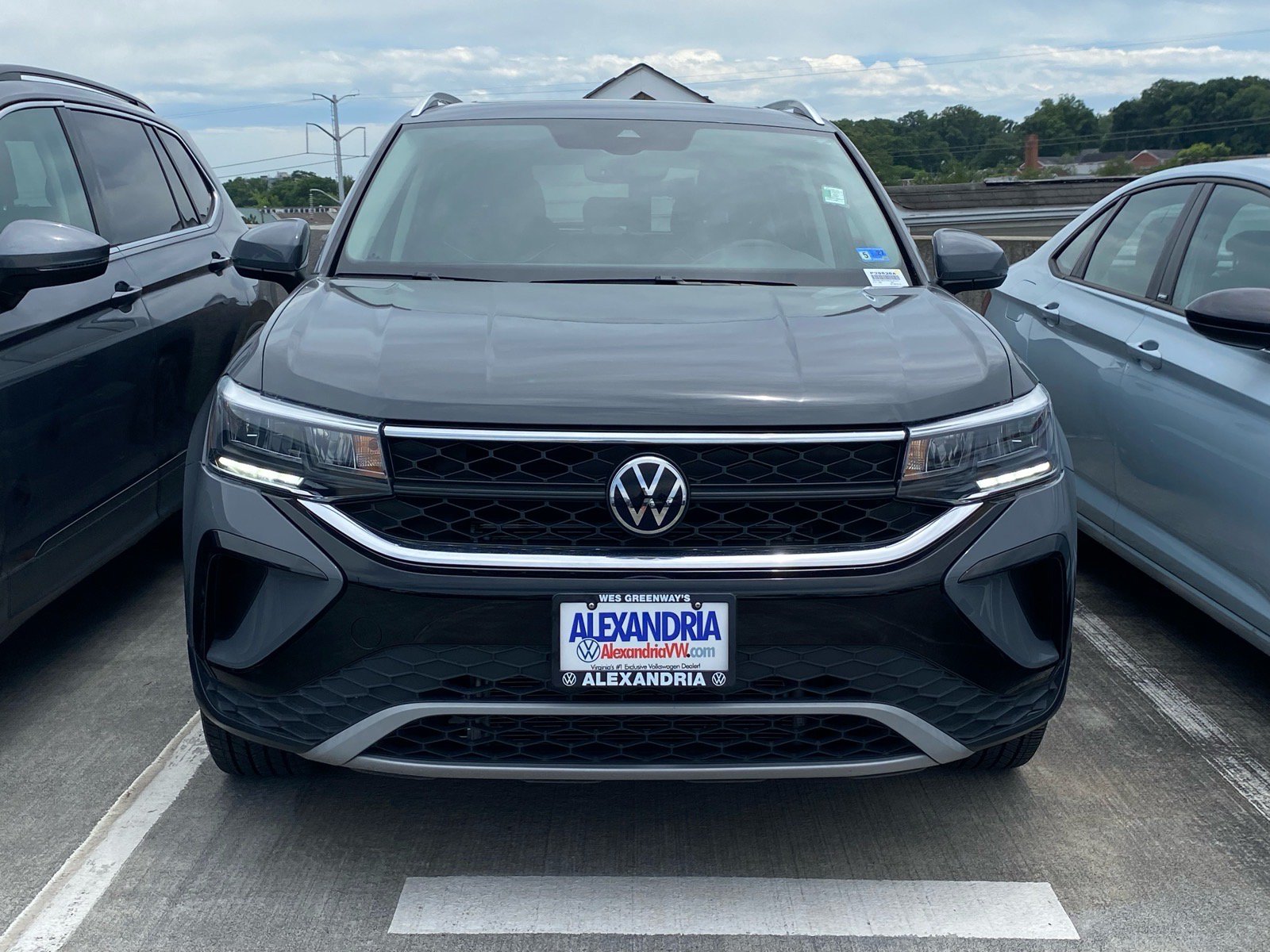 Certified 2023 Volkswagen Taos SE AWD/4WD image 2