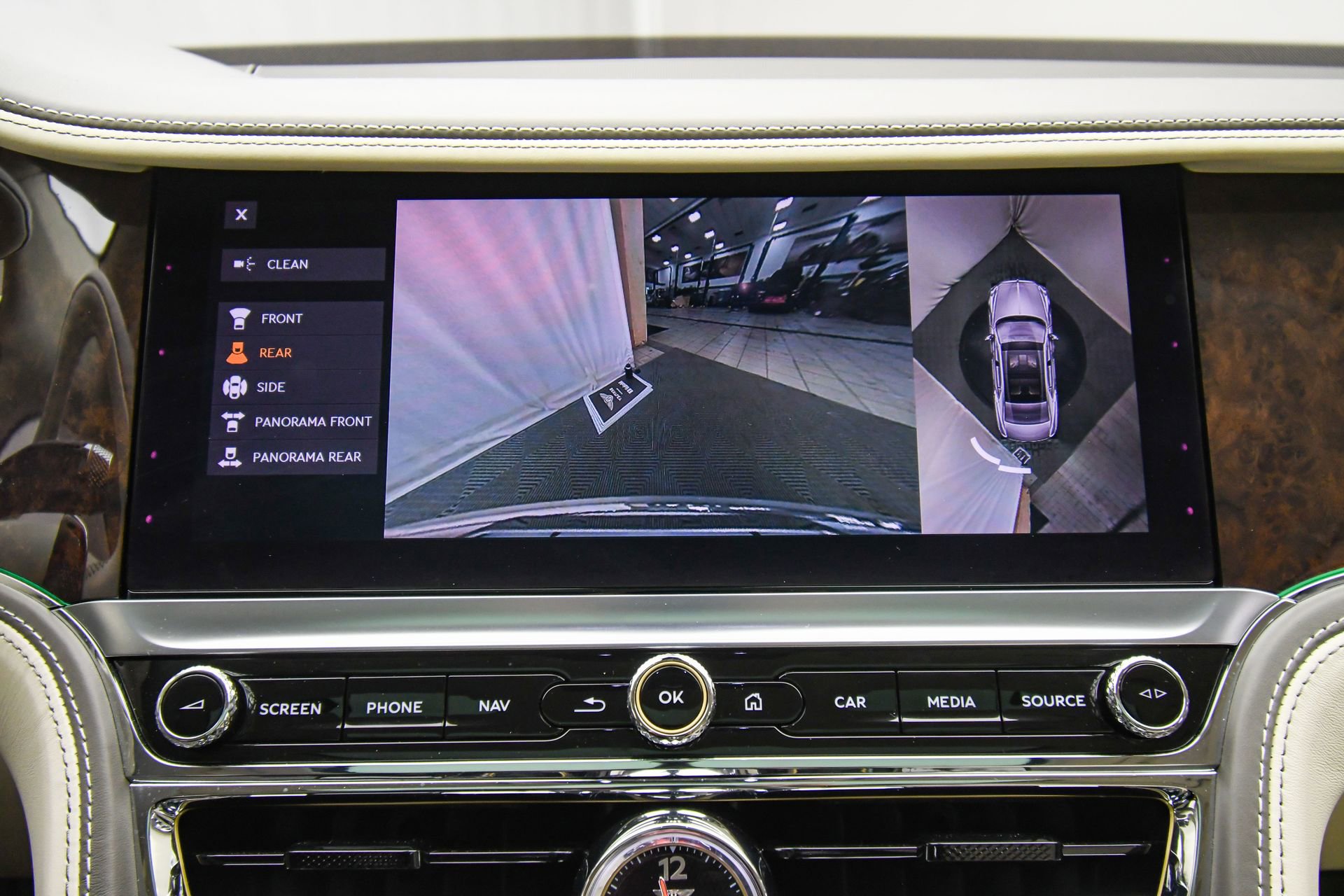 Used 2022 Bentley Flying Spur V8 image 42