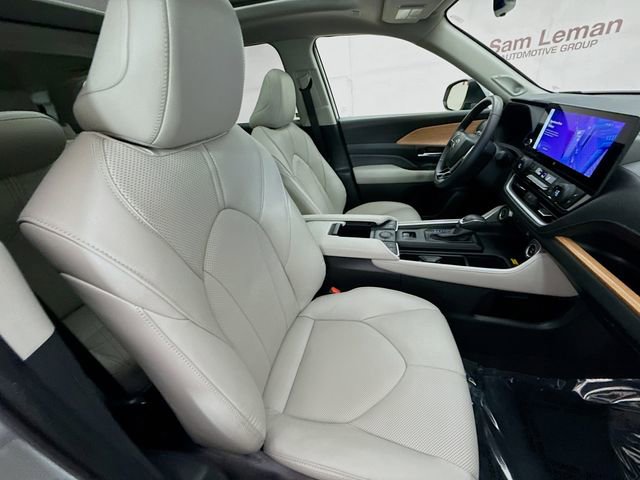 Used 2024 Toyota Grand Highlander Limited image 30