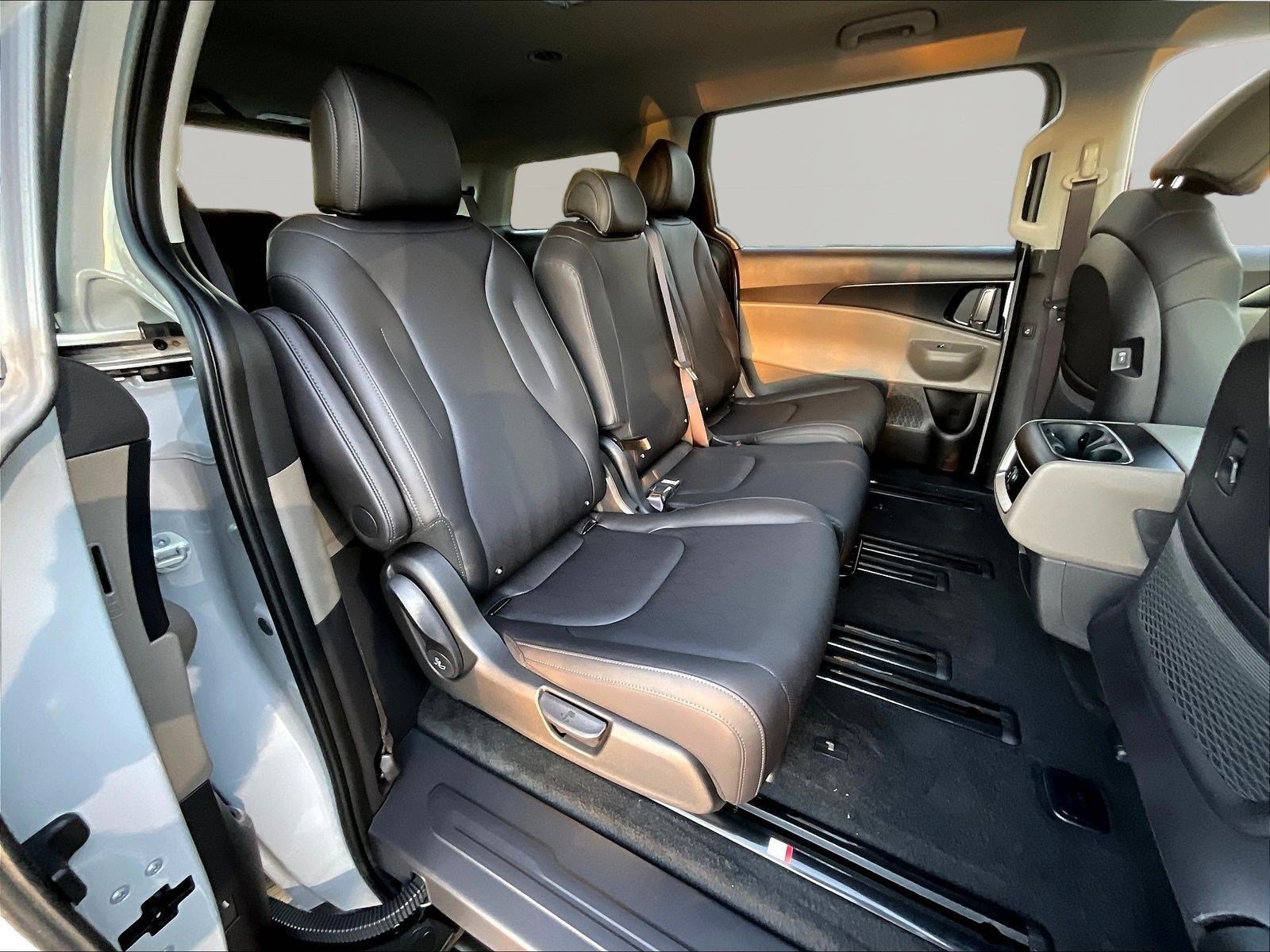 New 2027 Kia Carnival FWD image 20