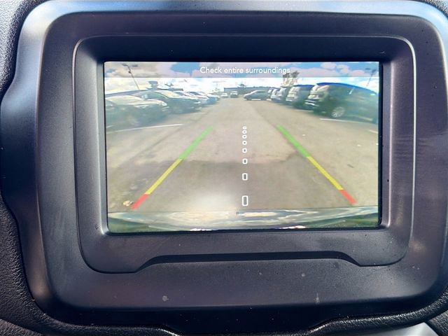 Used 2019 Jeep Renegade Latitude w/ Cold Weather Group image 13