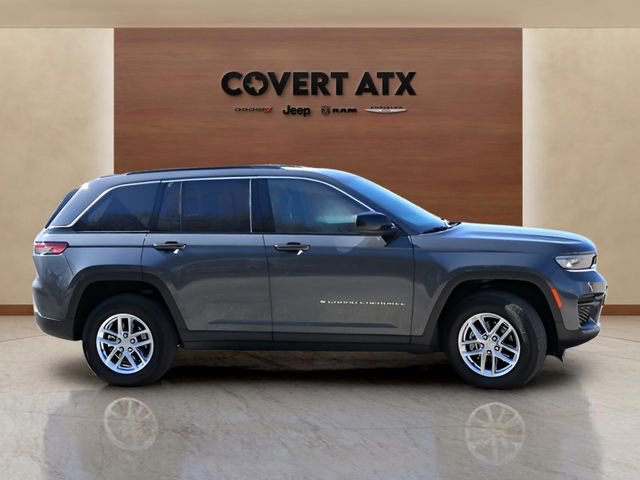 Used 2025 Jeep Grand Cherokee Laredo X image 6