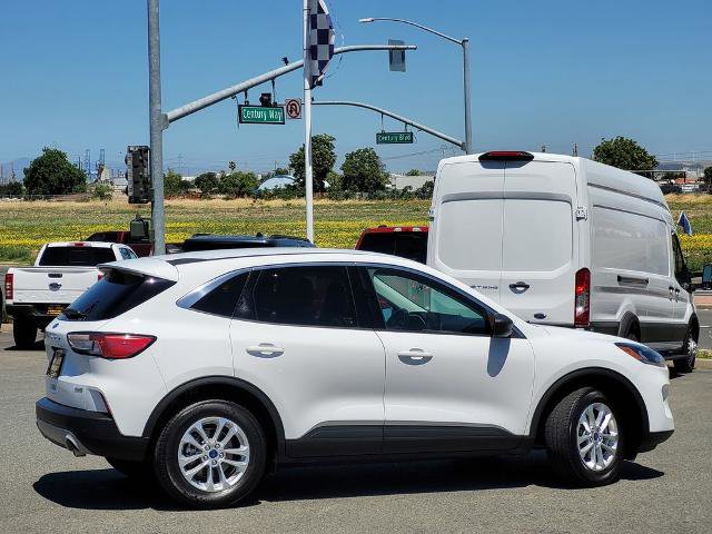Certified 2022 Ford Edge SEL w/ Convenience Package AWD/4WD image 3