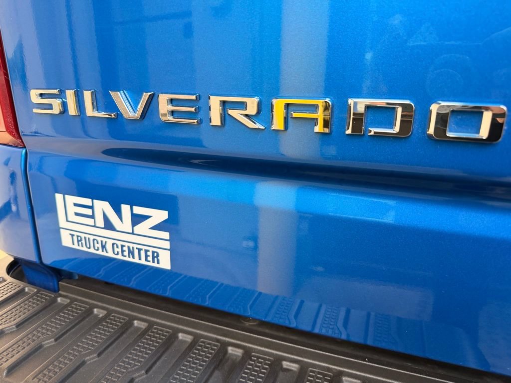Used 2024 Chevrolet Silverado 1500 RST w/ Z71 Off-Road Package AWD/4WD image 9