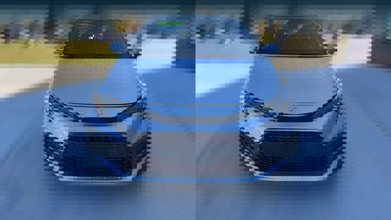 Used 2022 Toyota Corolla SE w/ SE Premium Package image 2