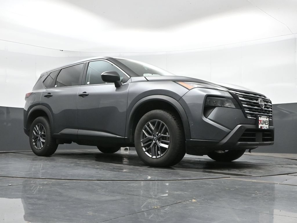 Used 2024 Nissan Rogue S AWD/4WD image 43