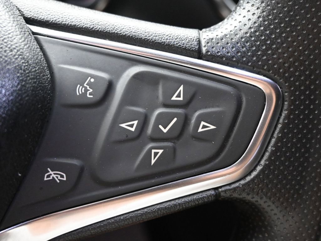 Used 2020 Chevrolet Equinox LT image 30