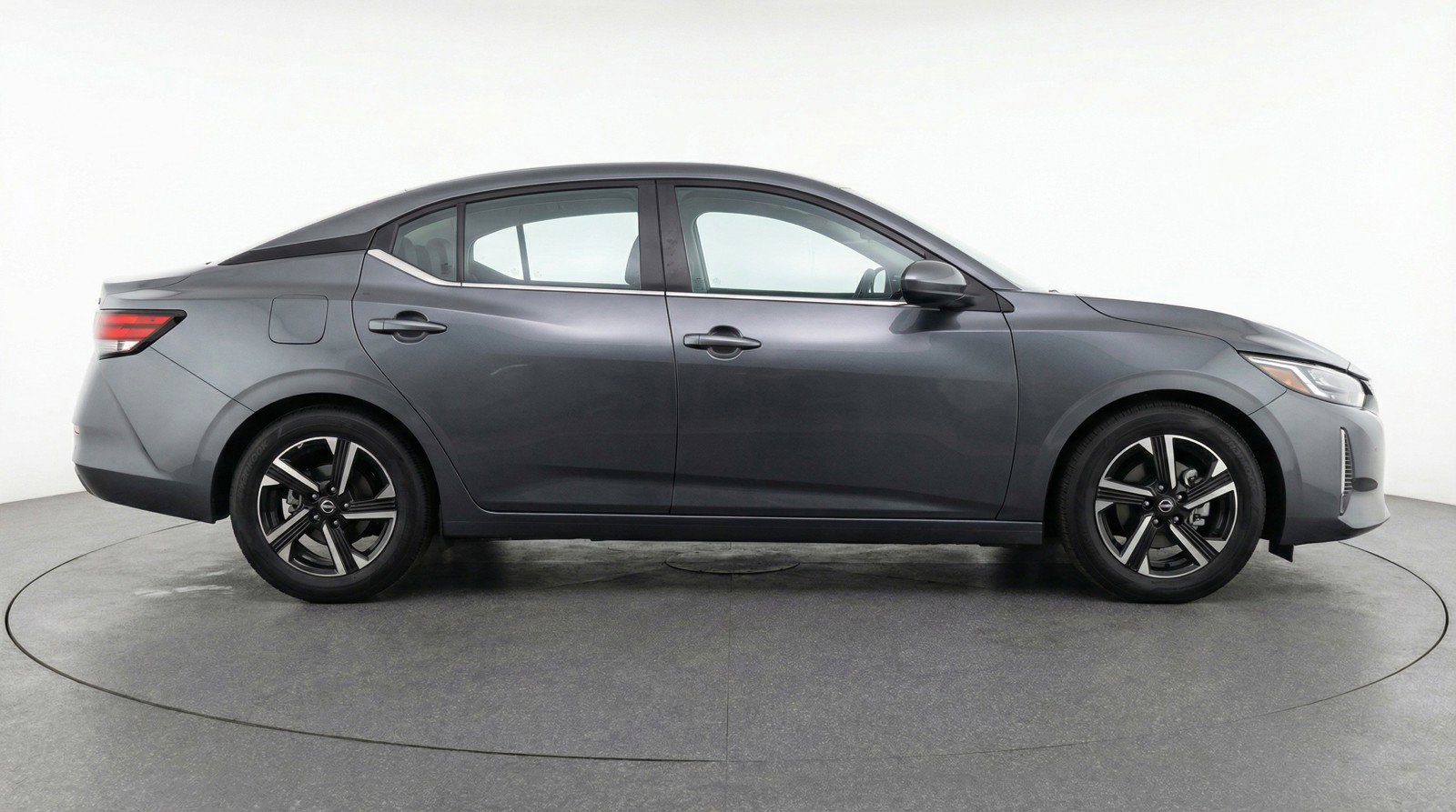 Used 2025 Nissan Sentra SV FWD image 11