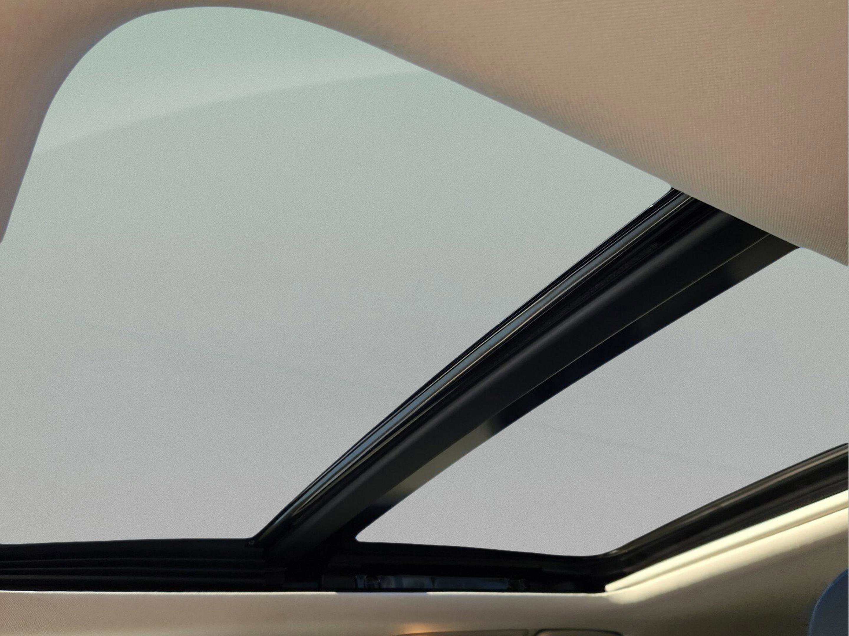 Certified 2025 INFINITI QX60 Luxe w/ Lighting Package (N94) image 16