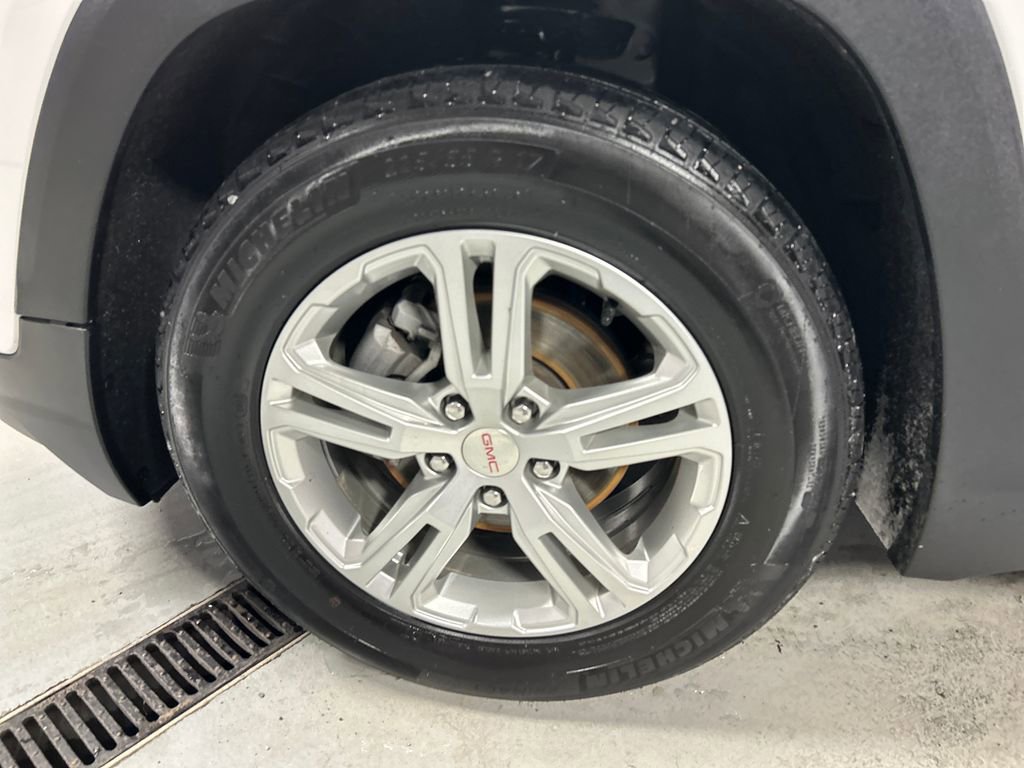 Used 2022 GMC Terrain SLE w/ Driver Convenience Package image 9