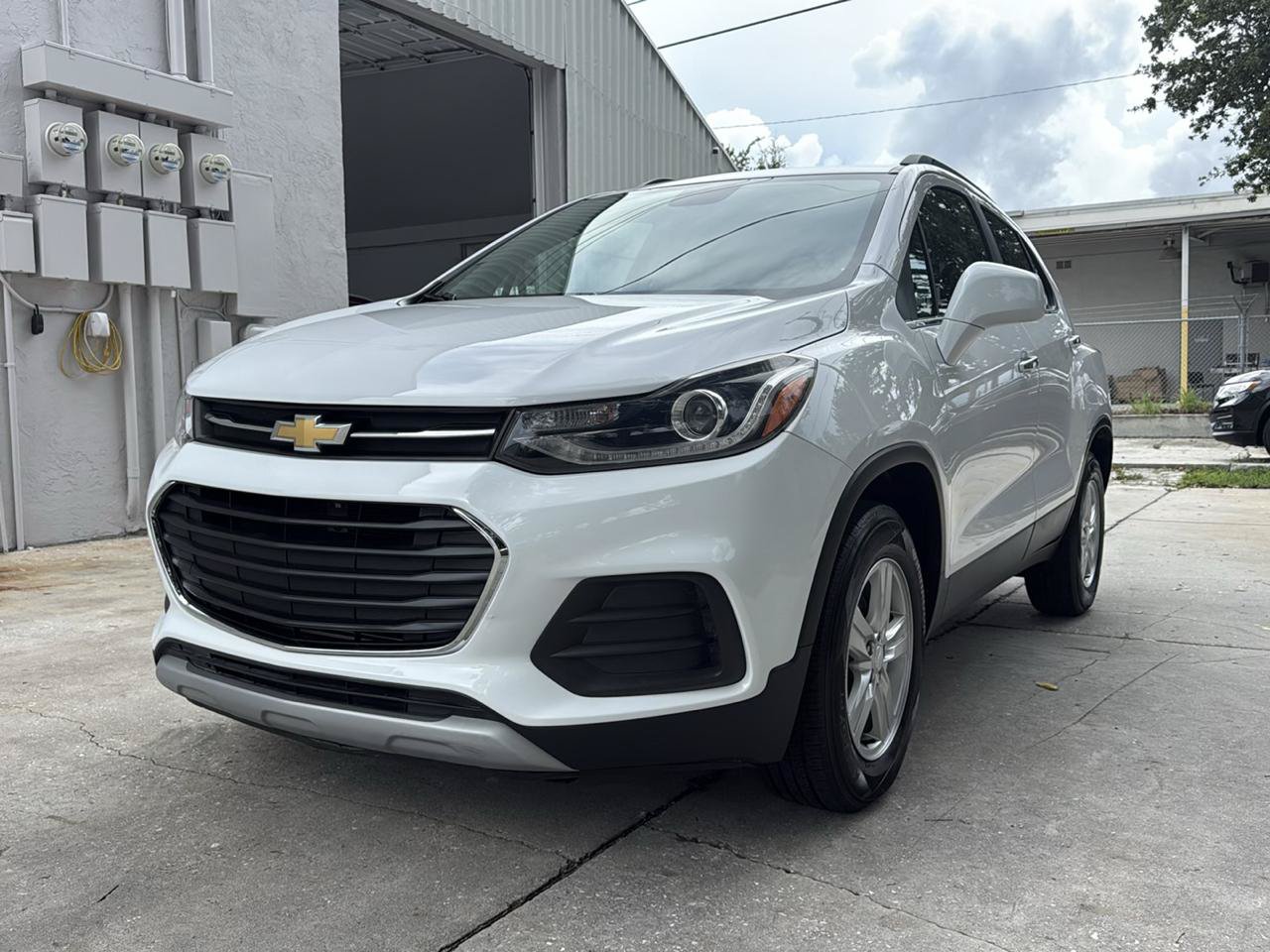 Used 2019 Chevrolet Trax LT w/ LT Convenience Package AWD/4WD image 9