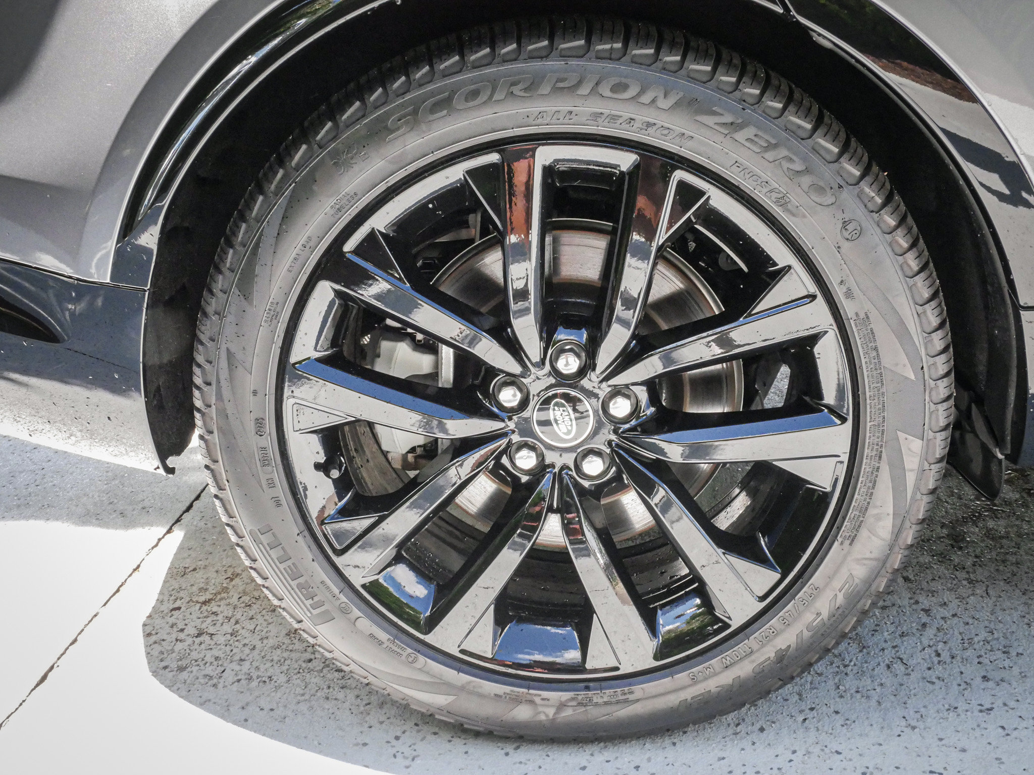 Used 2026 Land Rover Discovery Limited Edition AWD/4WD image 13