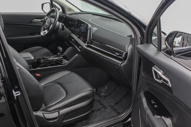 Used 2025 Kia Sportage EX FWD image 22