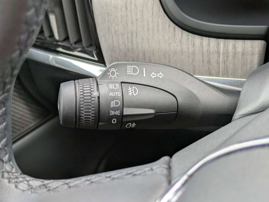 Certified 2023 Volvo S90 B6 Ultimate w/ Protection Package Premier image 34