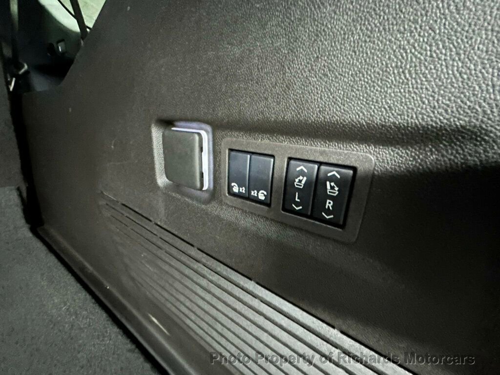 Used 2025 GMC Yukon XL Elevation AWD/4WD image 25