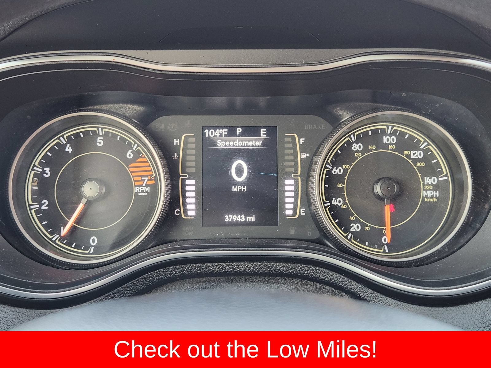 Used 2019 Jeep Cherokee Latitude w/ Popular Appearance Group FWD image 23