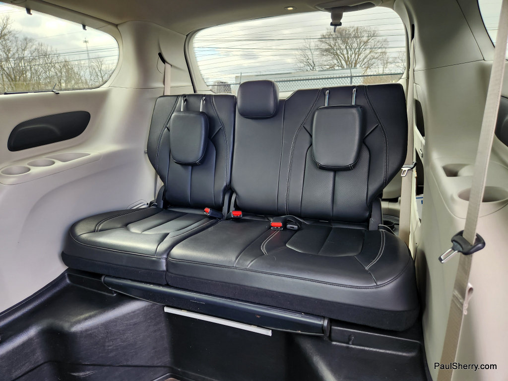 Used 2022 Chrysler Pacifica Touring-L FWD image 5