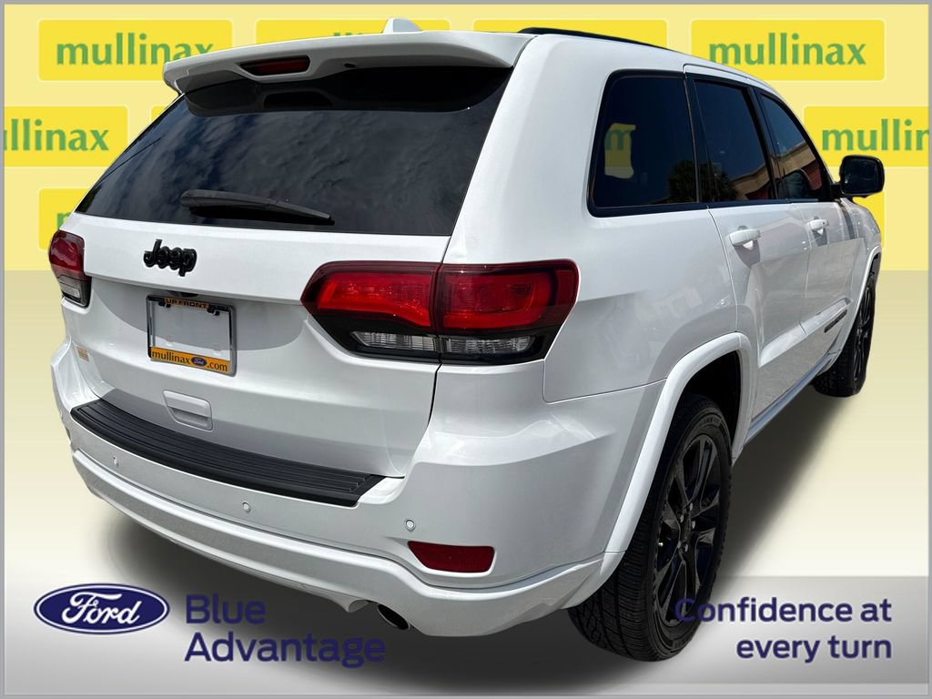 Used 2021 Jeep Grand Cherokee Laredo X RWD image 4