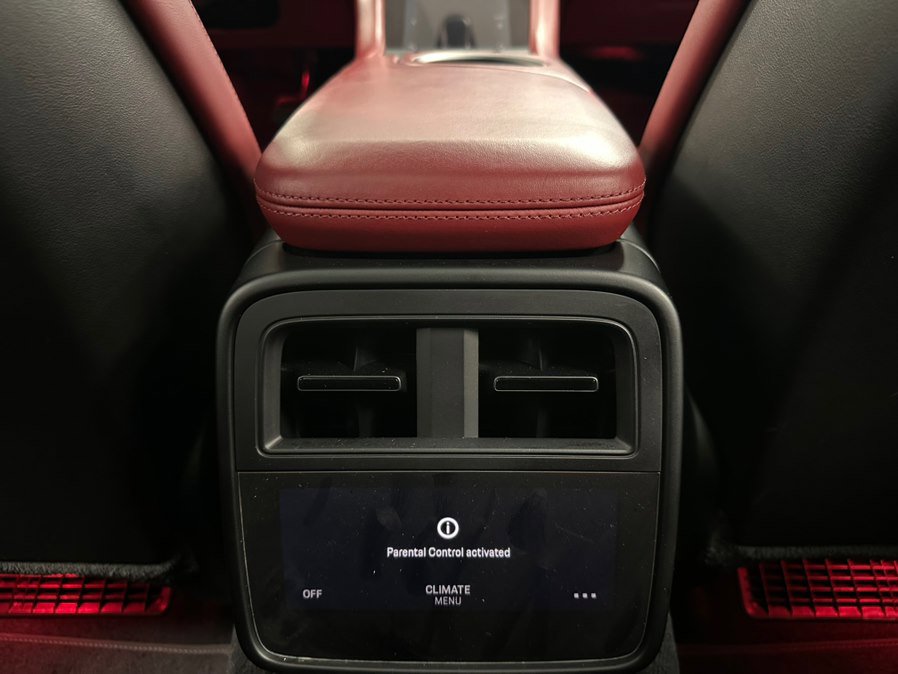 Used 2020 Porsche Taycan 4S image 45