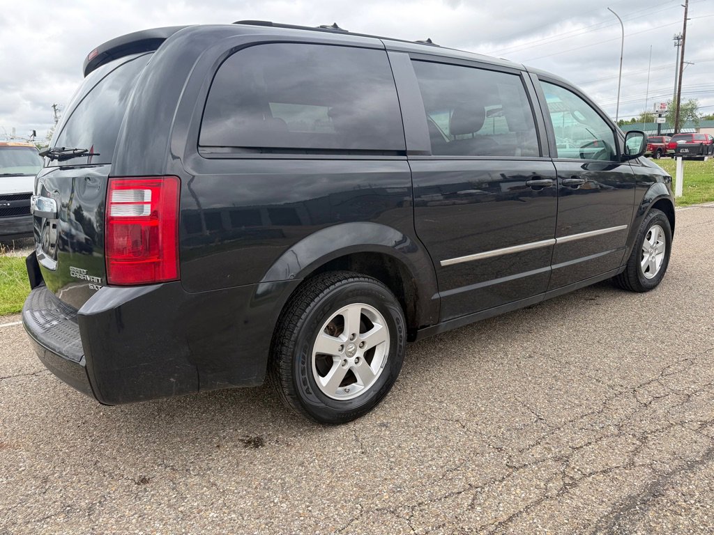 Used 2010 Dodge Grand Caravan SXT FWD image 6