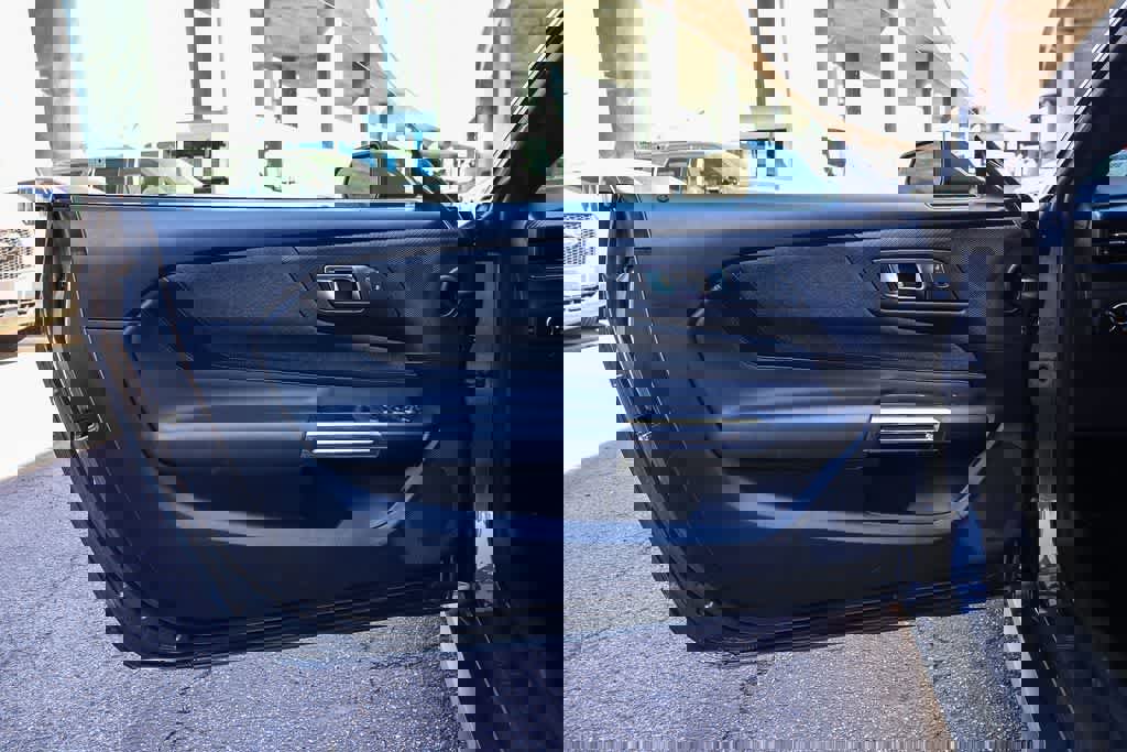 Used 2025 Ford Mustang Convertible image 29