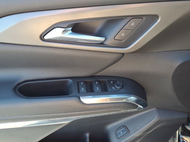 Used 2025 Chevrolet Traverse LT w/ Midnight/Sport Edition AWD/4WD image 13