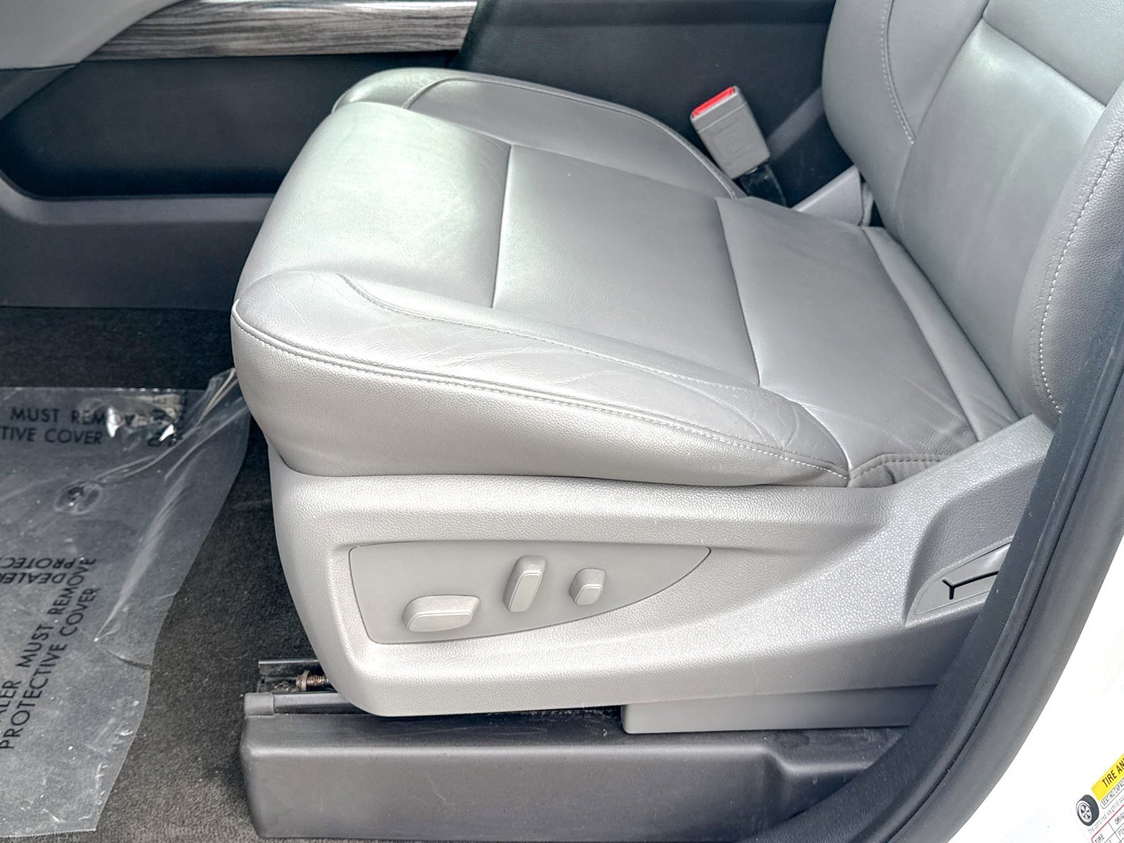 Used 2018 Chevrolet Suburban LT image 21