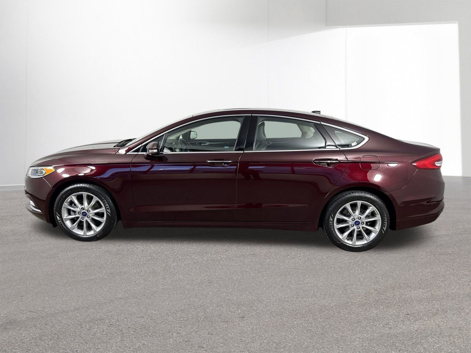 Used 2017 Ford Fusion SE w/ Fusion SE Technology Package image 31