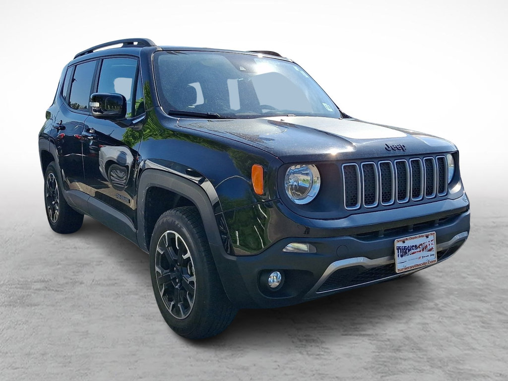 Used 2023 Jeep Renegade Latitude AWD/4WD image 3