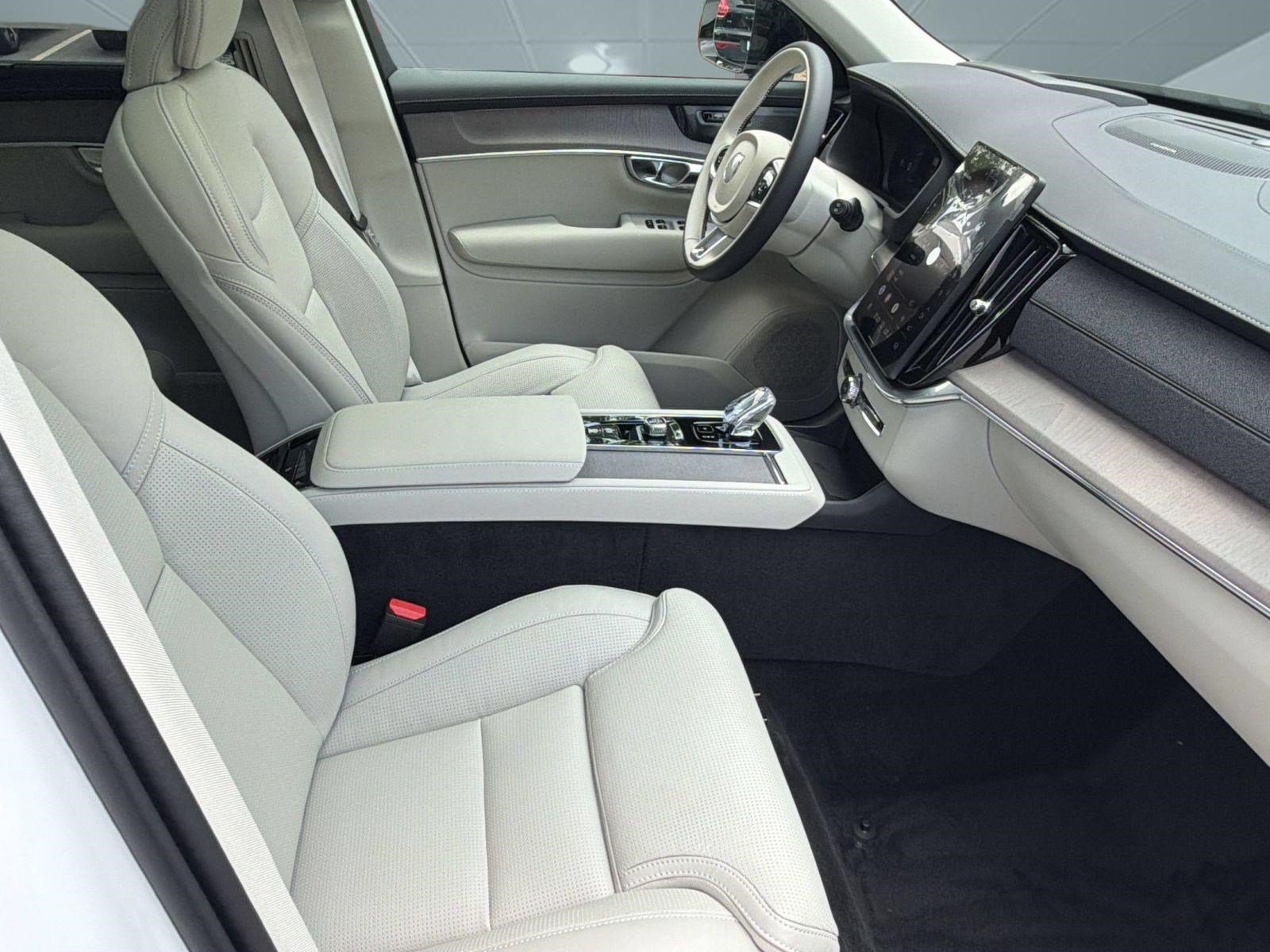 New 2026 Volvo XC90 B6 Ultra w/ Protection Package AWD/4WD image 24