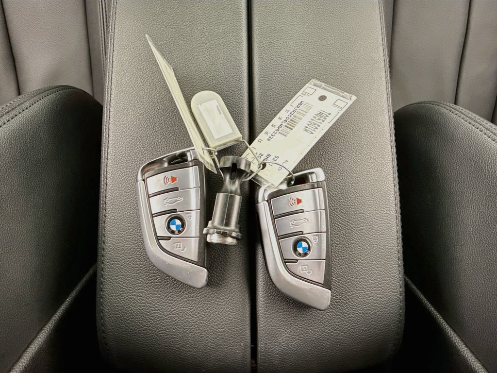 Used 2020 BMW 530i w/ Convenience Package RWD image 21