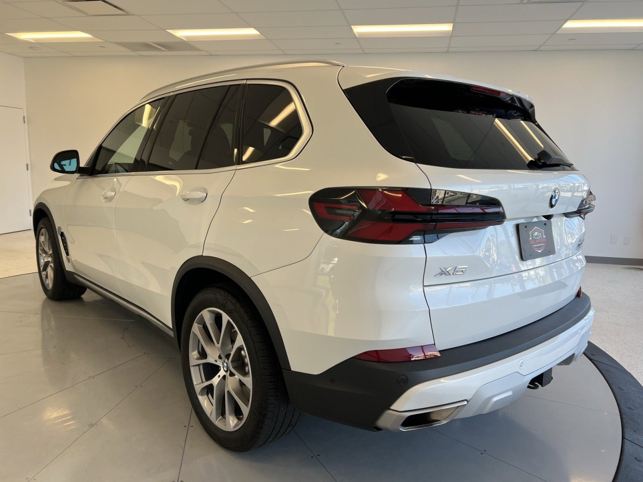 Used 2024 BMW X5 xDrive40i w/ Premium Package image 5