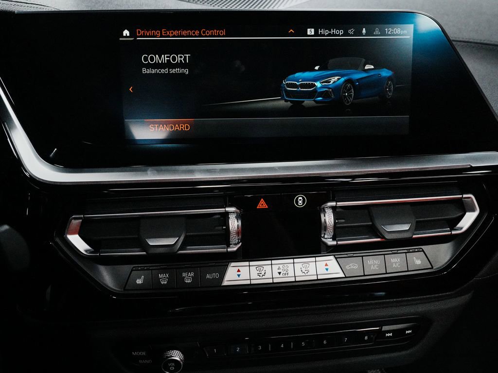 Used 2024 BMW Z4 M40i w/ Premium Package image 26