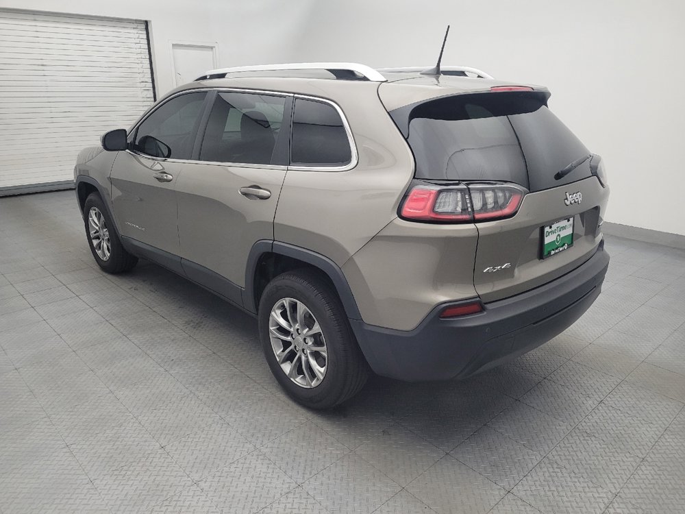 Used 2019 Jeep Cherokee Latitude Plus w/ Cold Weather Group AWD/4WD image 5