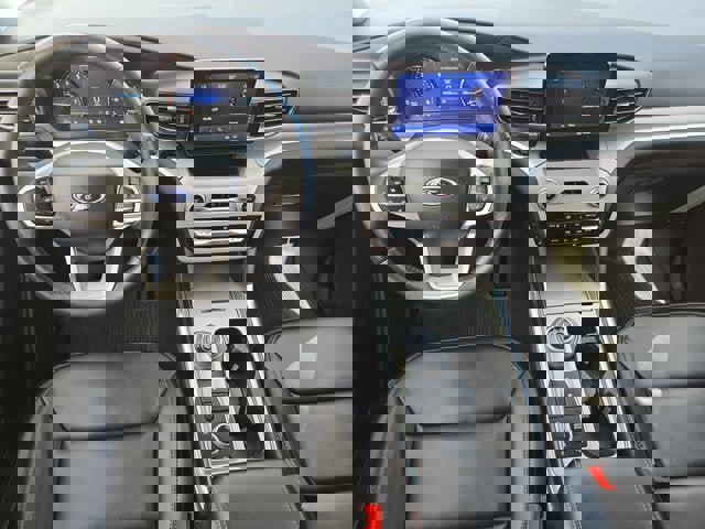 Used 2024 Ford Explorer XLT w/ Equipment Group 202A image 10