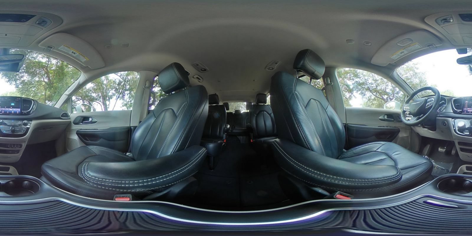 Used 2022 Chrysler Pacifica Touring-L FWD image 44
